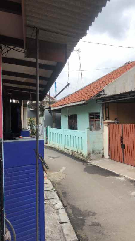 dijual rumah di kp pengasinan rt 04 02 kec rawalumbu