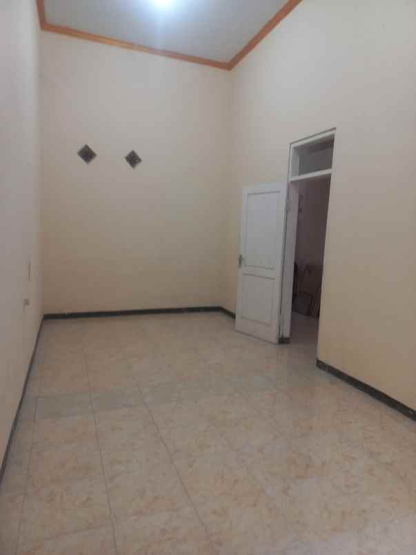 dijual rumah di lokasi strategis dekat uin khas jember