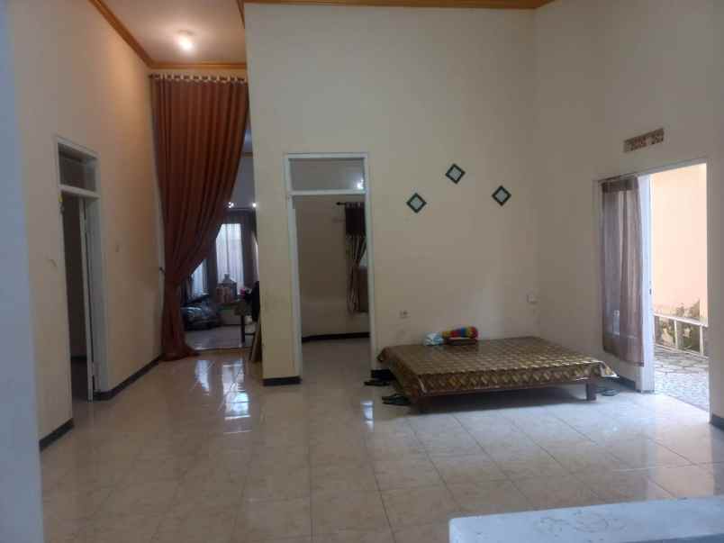 dijual rumah di lokasi strategis dekat uin khas jember