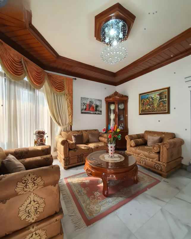dijual rumah di pejaten barat jakarta selatan