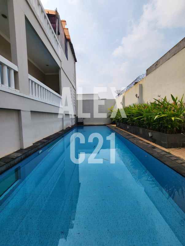 dijual rumah di pondok indah jakarta selatan