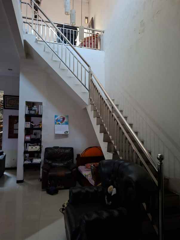 dijual rumah di puspanjolo barat sembar semarang