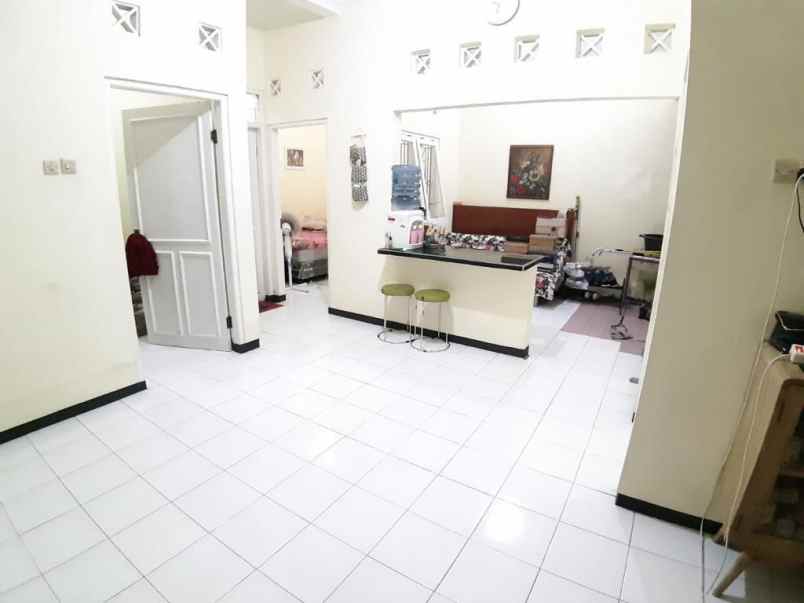 dijual rumah di sariharjo sleman harga rp800 juta nego