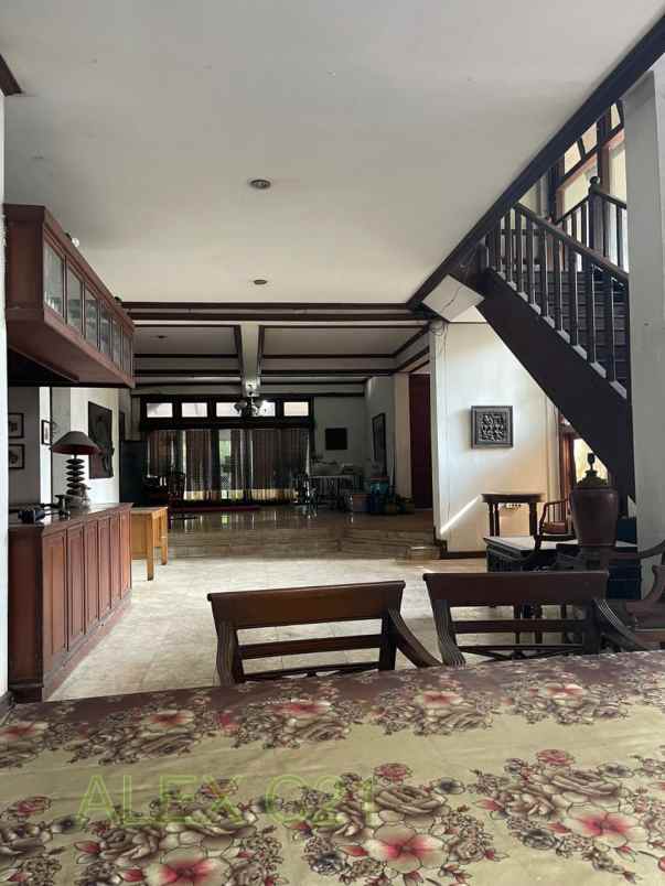 dijual rumah dibawah njop