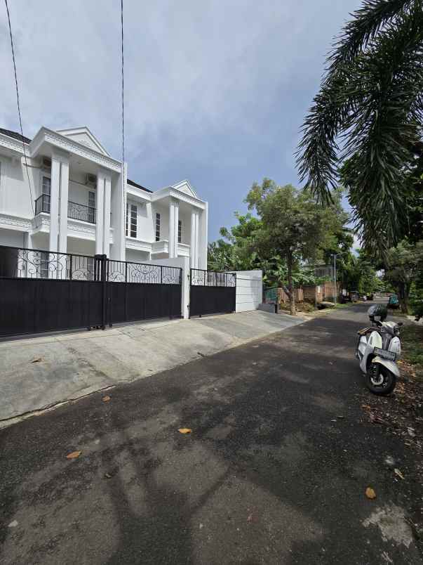 dijual rumah duren sawit