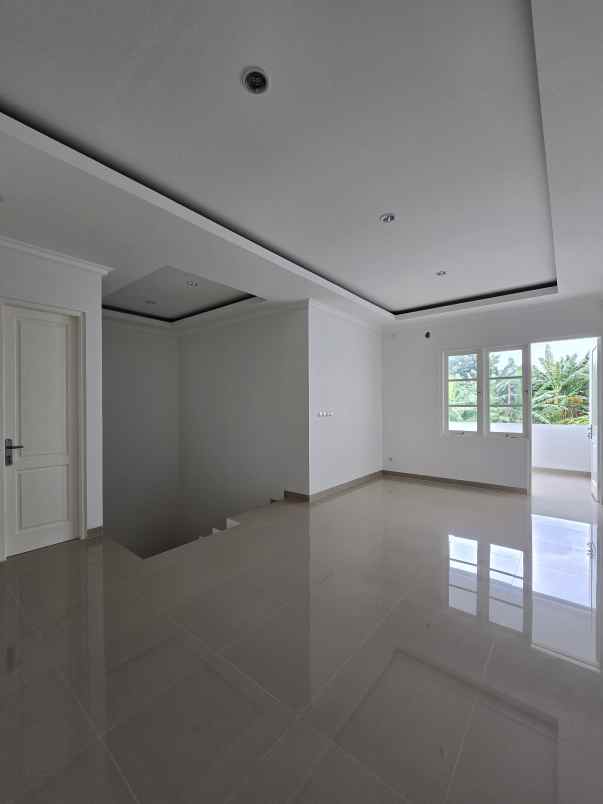 dijual rumah duren sawit