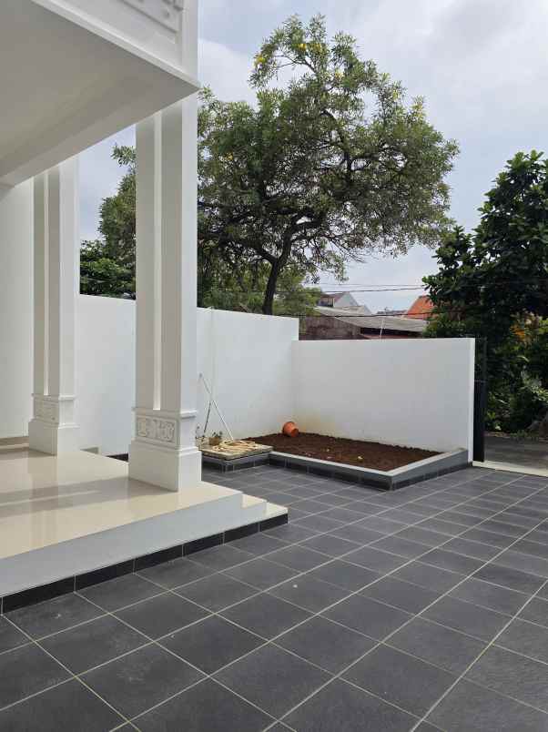 dijual rumah duren sawit