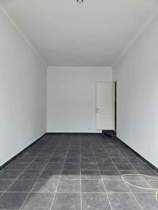 dijual rumah duren sawit