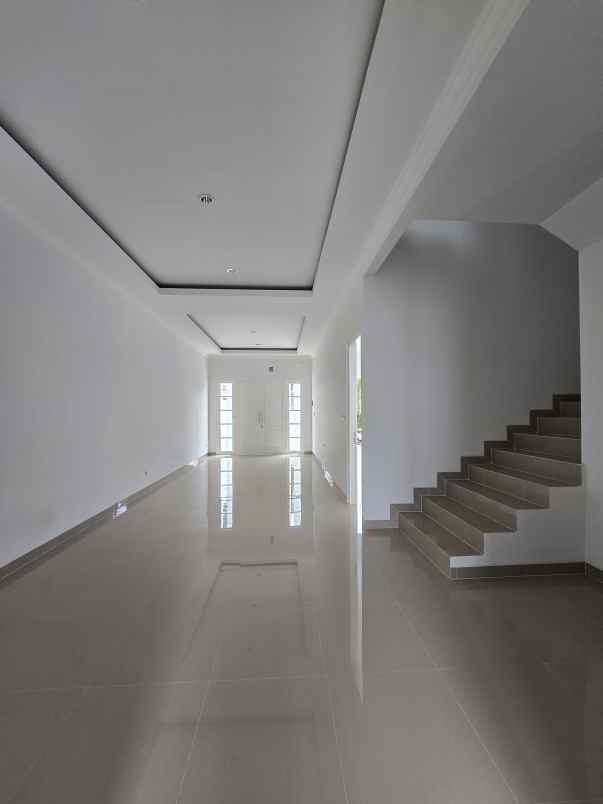 dijual rumah duren sawit