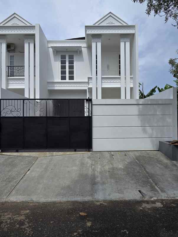 dijual rumah duren sawit