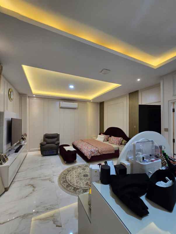 dijual rumah duren sawit