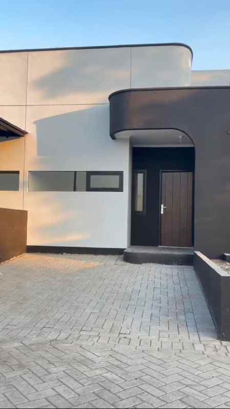 dijual rumah emran residence surabaya