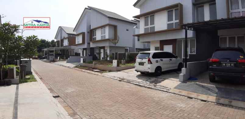 dijual rumah familia urban pedurenan