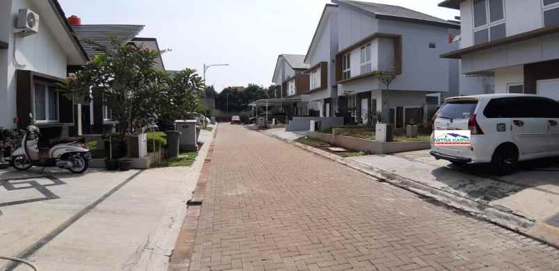 dijual rumah familia urban pedurenan