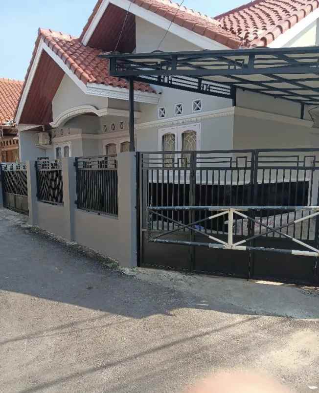 dijual rumah full renovasi di sukmajaya depok