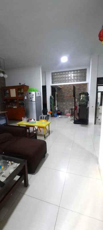 dijual rumah gading griya lestari