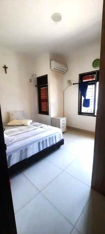 dijual rumah gading griya lestari