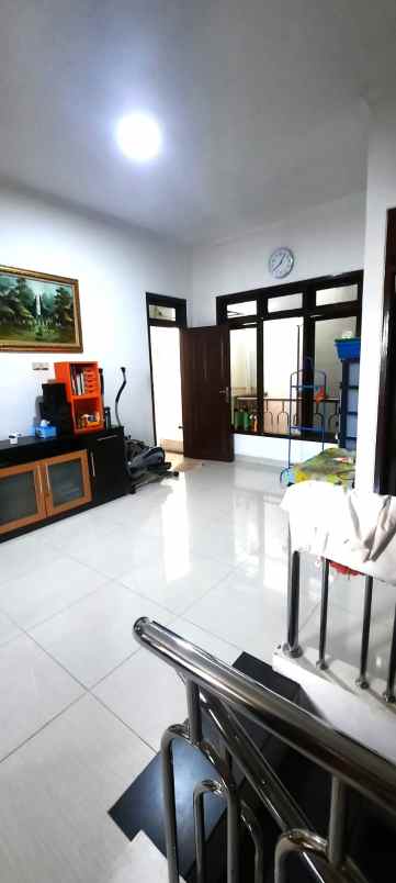 dijual rumah gading griya lestari