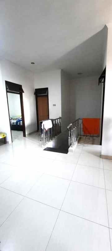 dijual rumah gading griya lestari