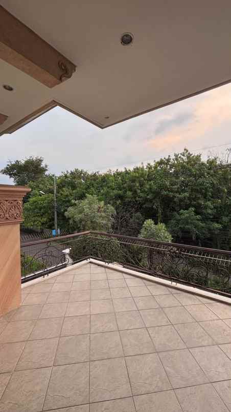 dijual rumah galaxy bumi permai araya