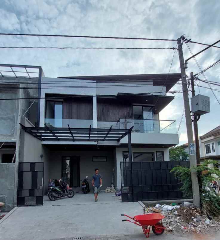 dijual rumah galaxy bumi permai sukolilo