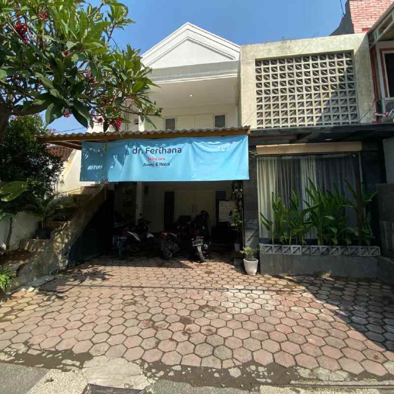 dijual rumah gayung kebonsari timur