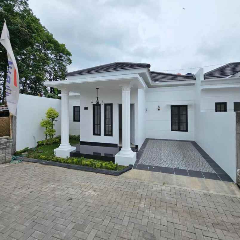 dijual rumah godean km 7