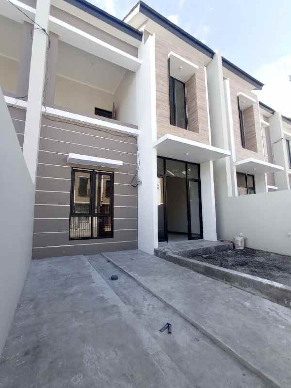 dijual rumah grand alana wonorejo surabaya