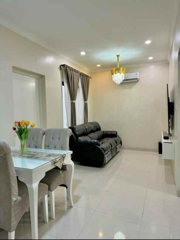 dijual rumah grand wisata cluster monte