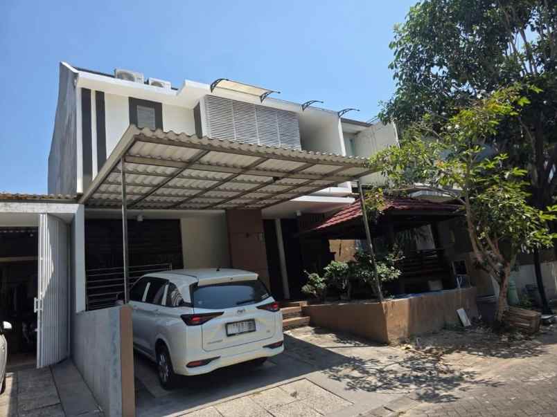 dijual rumah greenwood citraland