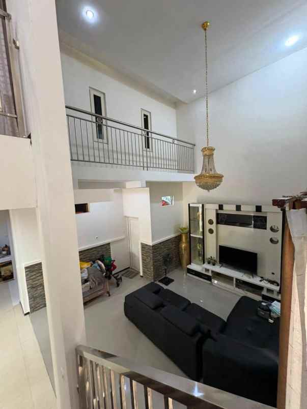 dijual rumah greenwood citraland