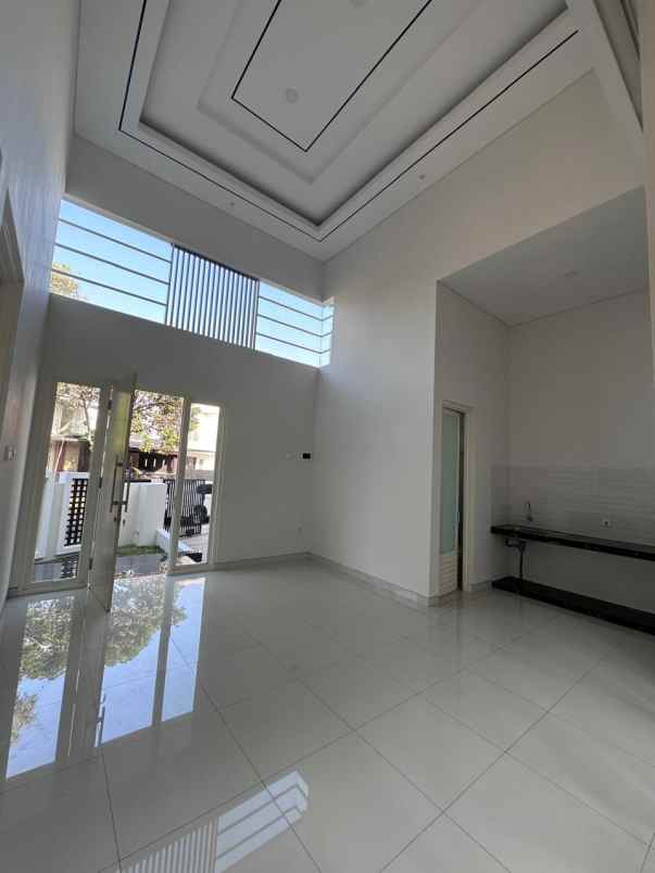 dijual rumah greenwood golf araya