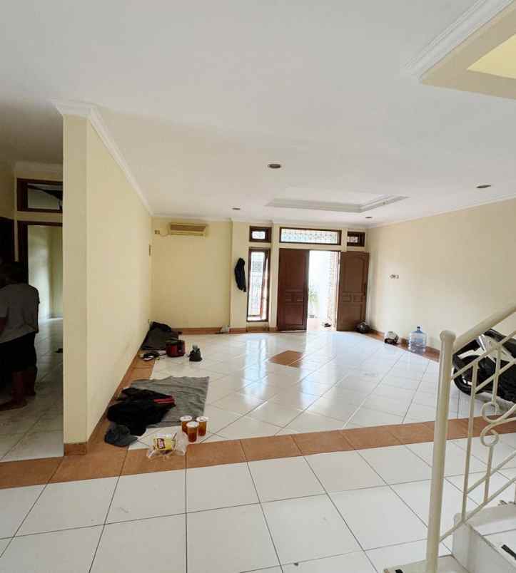 dijual rumah griya cinere i jl rajawali