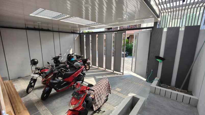 dijual rumah griya kebraon