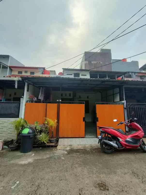 dijual rumah griya kenanga cipondoh