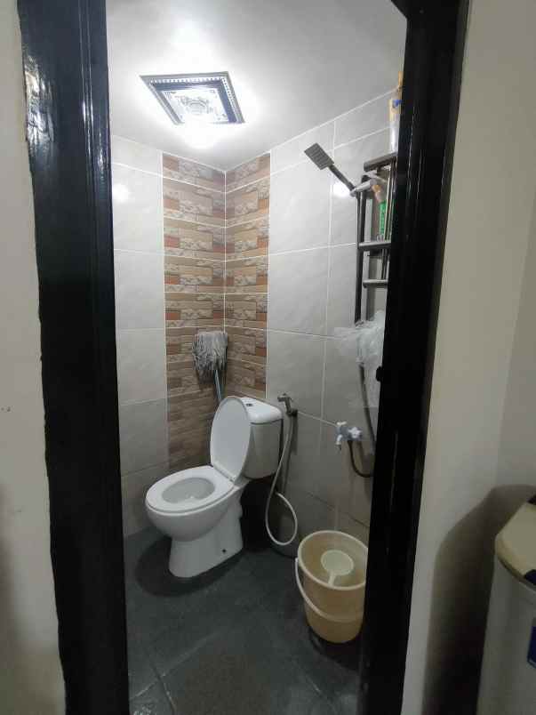 dijual rumah griya kenanga cipondoh