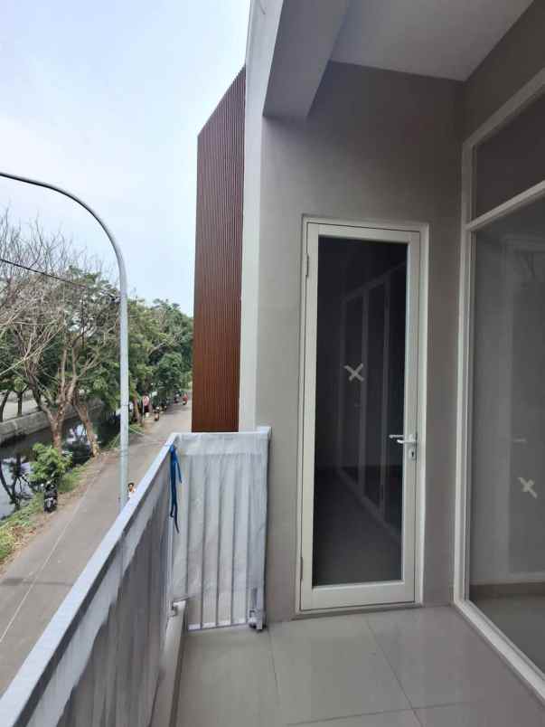 dijual rumah gunung anyar sawah