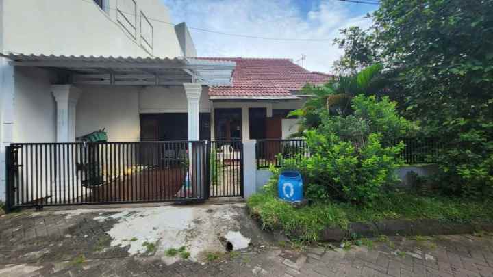 dijual rumah hook 1 lt 16x17 m strategis kelapa gading