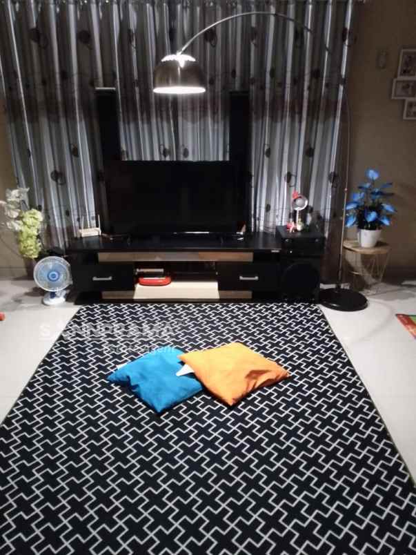 dijual rumah hook dalam komplek bebas banjir