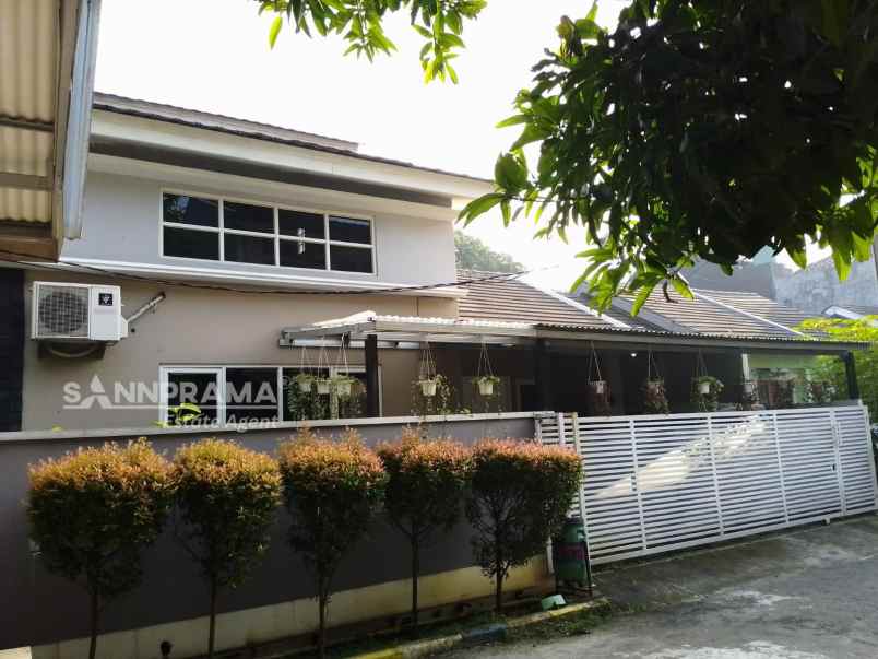 dijual rumah hook dalam komplek bebas banjir