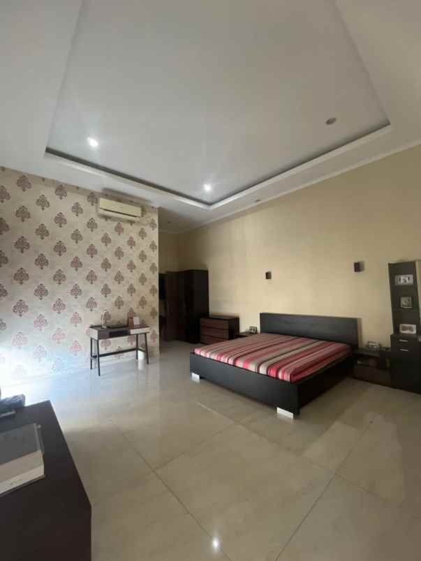 dijual rumah hook taman pondok indah wiyung surabaya