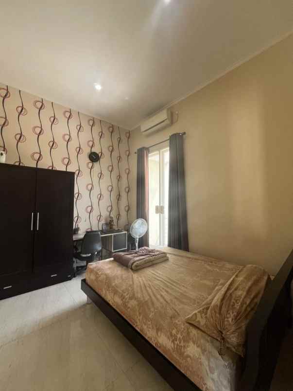 dijual rumah hook taman pondok indah wiyung surabaya