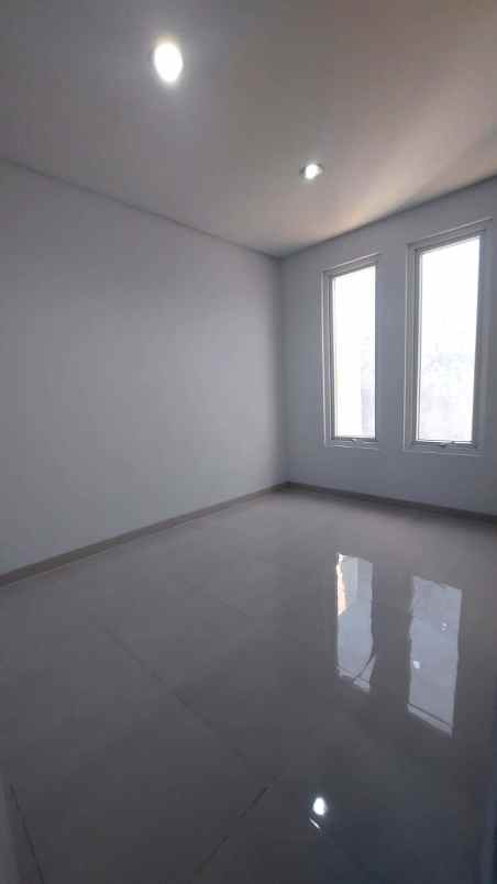 dijual rumah imperial gading sukapura