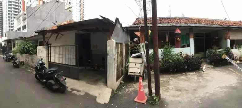 dijual rumah induk hitung tanah dikawasan pondok labu