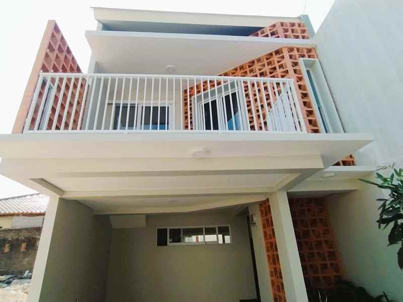 dijual rumah jalan aselih