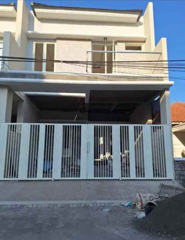 dijual rumah jalan babatan pratama