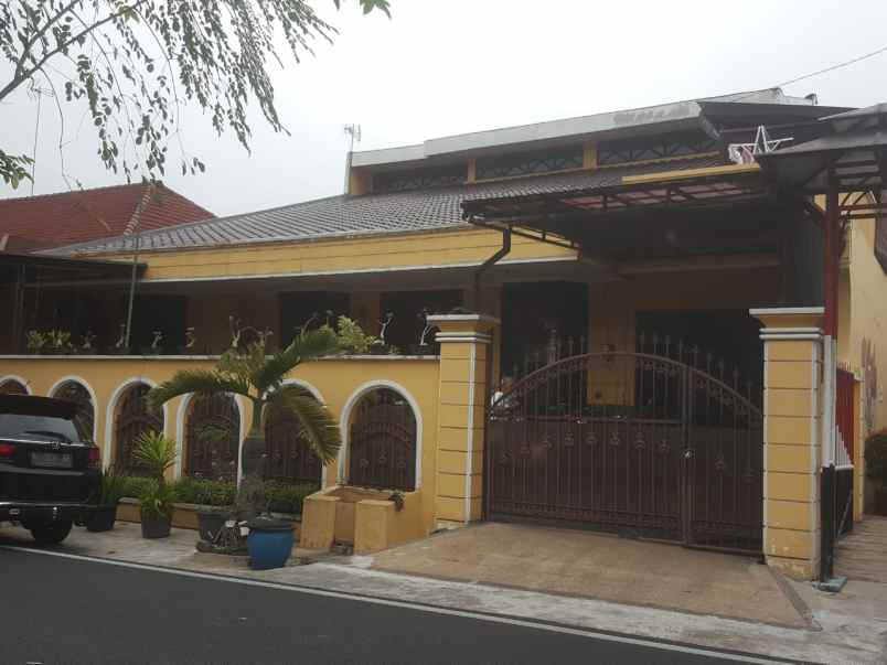 dijual rumah jalan danau ranau