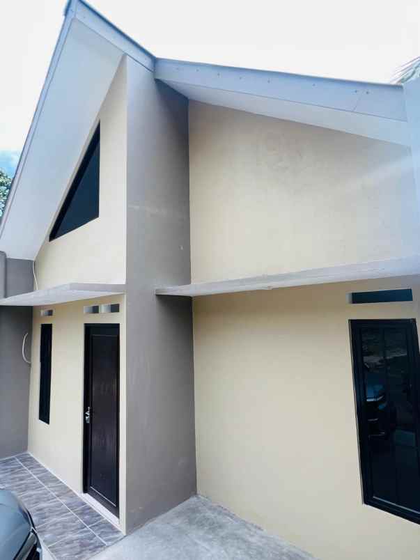 dijual rumah jalan desa mekarjaya kel situ