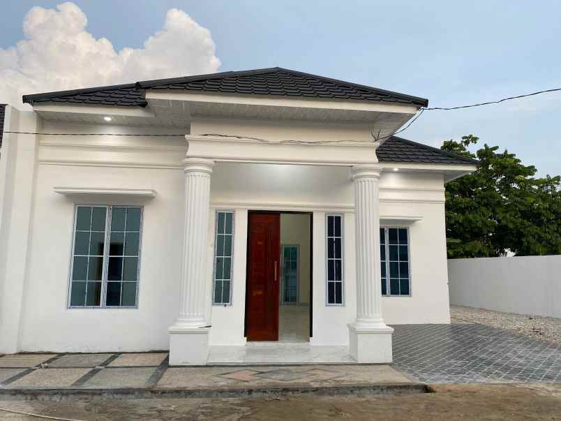 dijual rumah jalan fajar
