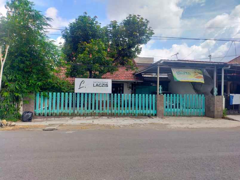 dijual rumah jalan gayungsari